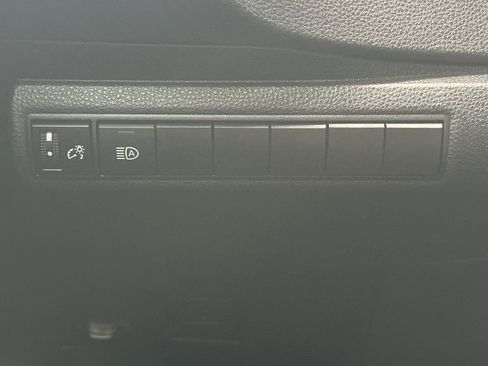 Used 2021 Toyota Corolla LE w/ LE Convenience Package FWD image 32