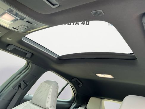 Used 2023 Lexus UX 250h AWD w/ Accessory Package (Z2) image 19