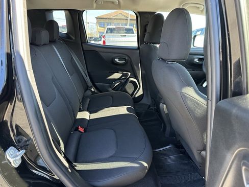 Used 2019 Jeep Renegade Sport w/ Sport Appearance Group image 17