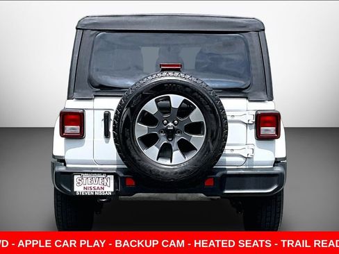 Used 2022 Jeep Wrangler Unlimited Sahara w/ Cold Weather Group AWD/4WD image 5