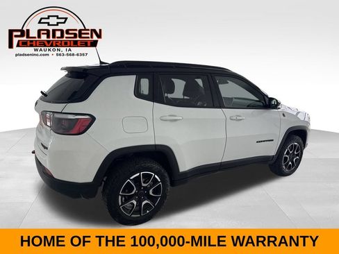 Used 2025 Jeep Compass Trailhawk AWD/4WD image 4