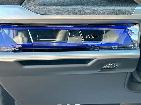 Used 2023 BMW 760i xDrive image 10