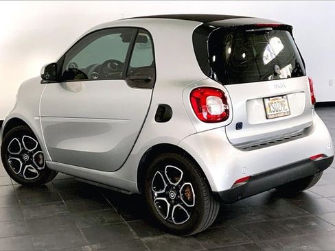 Used 2018 smart fortwo electric drive image 5