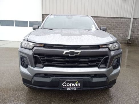 Used 2025 Chevrolet Colorado LT RWD image 3