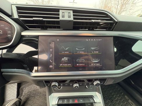 Used 2022 Audi Q3 2.0T Premium Plus image 18