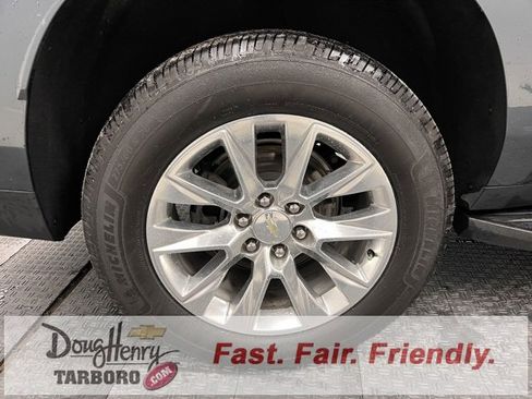 Used 2021 Chevrolet Suburban Premier w/ Premium Package image 15