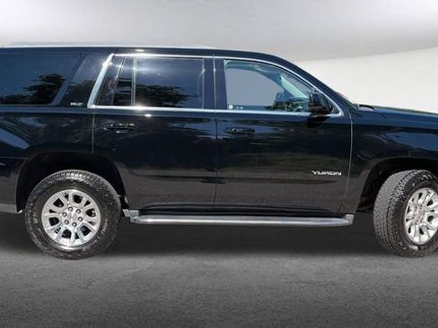Used 2019 GMC Yukon SLT AWD/4WD image 13