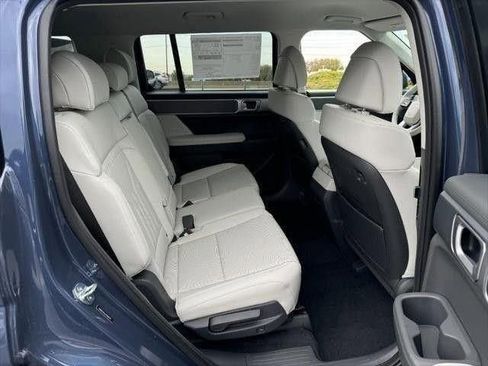 Used 2026 Hyundai Santa Fe SEL w/ Tow & Go Package image 6