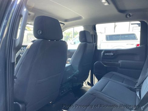 Used 2022 GMC Sierra 1500 SLE w/ Enhanced Capability Package AWD/4WD image 18