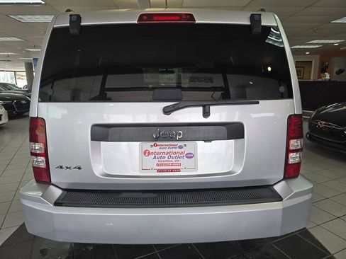 Used 2009 Jeep Liberty Sport w/ Popular Equipment Group image 4