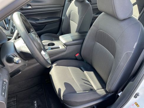 Used 2025 Nissan Altima 2.5 SV image 34