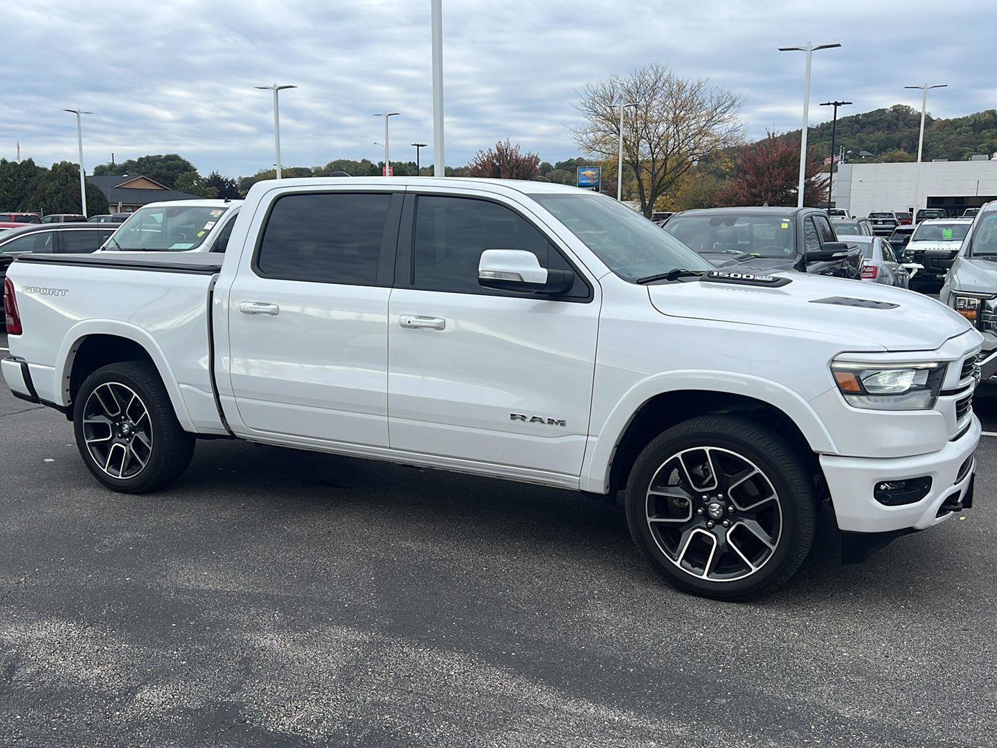 Used 2021 RAM 1500 Laramie AWD/4WD image 3