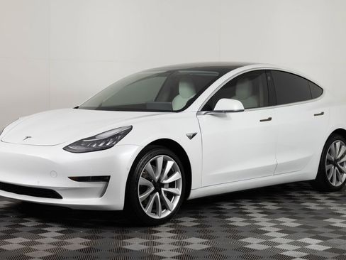 Used 2018 Tesla Model 3 Long Range image 1
