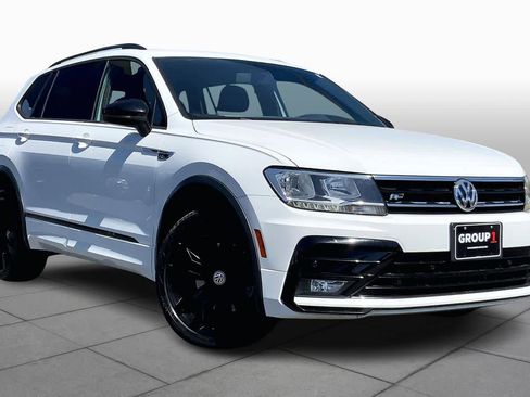 Used 2020 Volkswagen Tiguan SE R-Line image 3