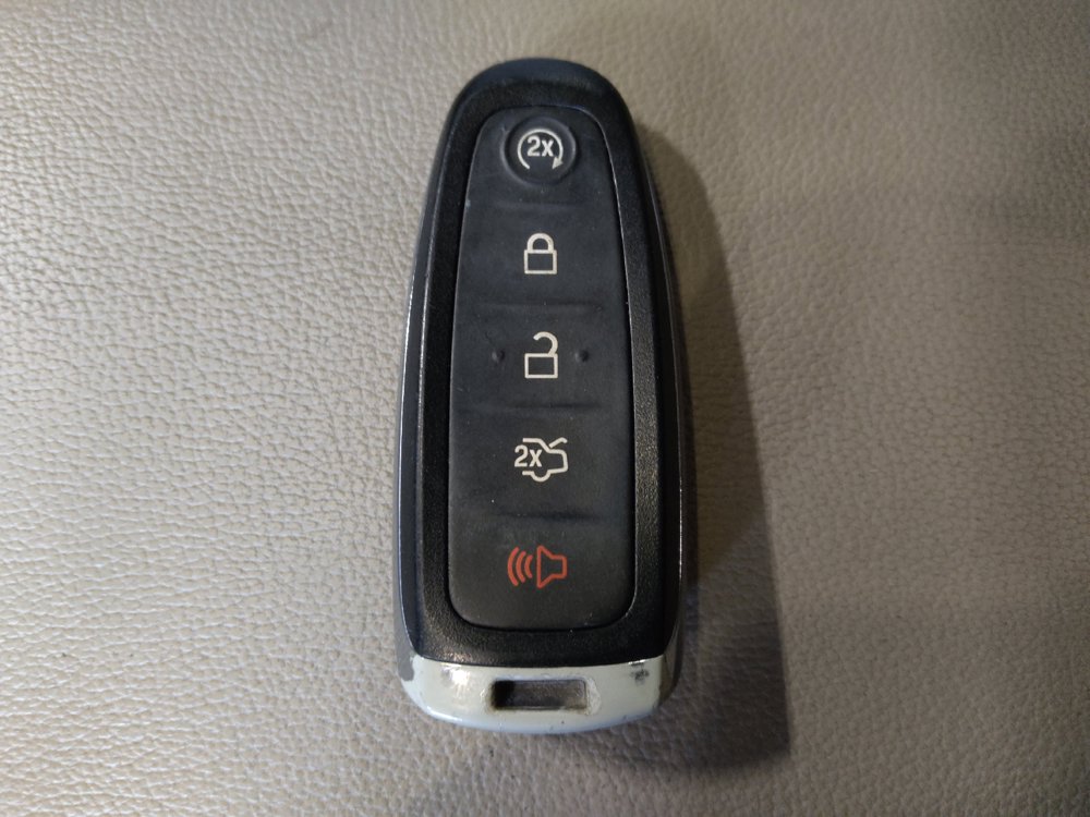 Used 2017 Ford Escape Titanium FWD image 32