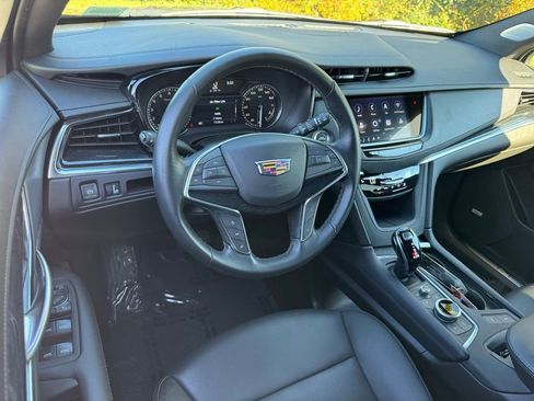 Certified 2025 Cadillac XT5 Premium Luxury image 4