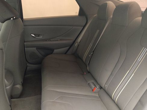 Used 2021 Hyundai Elantra SEL image 18