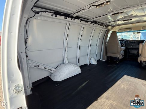 Used 2025 Chevrolet Express 3500 w/ Driver Convenience Package image 25