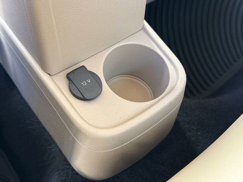 Used 2019 Volkswagen Beetle 2.0T SE w/ SE Premium Package image 19