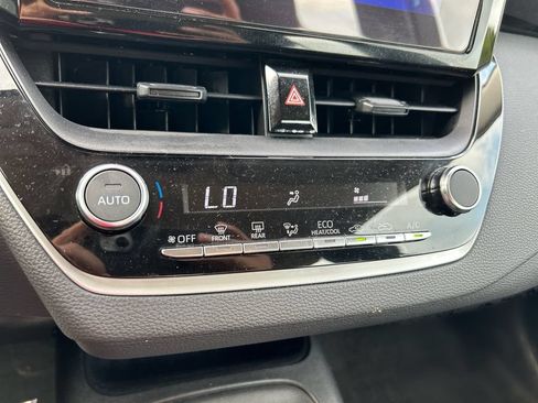 Used 2025 Toyota Corolla LE FWD image 24