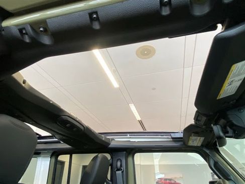 New 2025 Jeep Wrangler Unlimited Rubicon 392 image 32