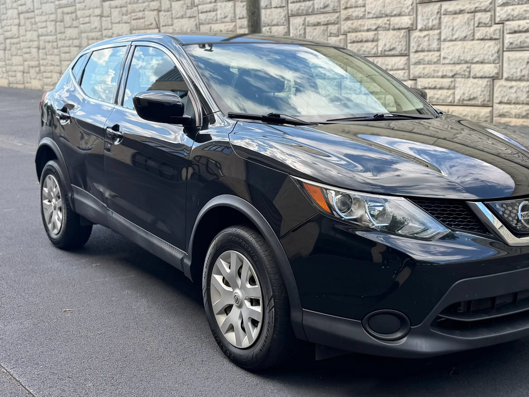 Used 2018 Nissan Rogue Sport S AWD/4WD image 41