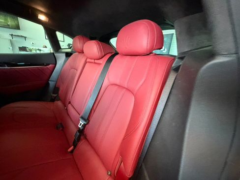 Used 2022 Maserati Levante Modena AWD/4WD image 29