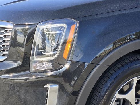 Used 2020 Kia Telluride EX w/ Towing Package FWD image 5