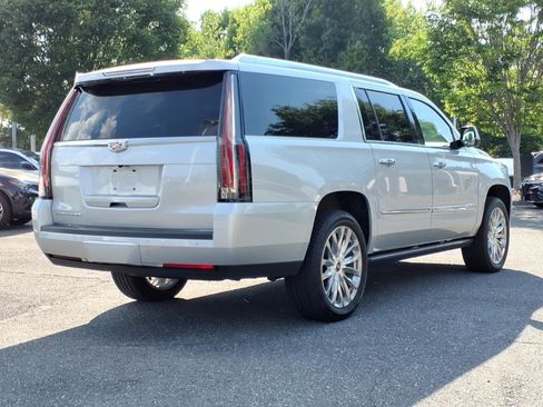 Used 2016 Cadillac Escalade ESV Premium AWD/4WD image 2