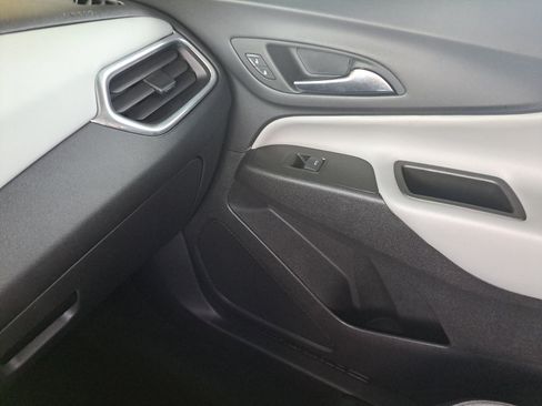Used 2024 Chevrolet Equinox LS w/ LS Convenience Package FWD image 31