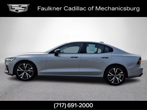 Used 2025 Volvo S60 B5 Core FWD image 9