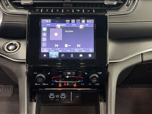 Used 2024 Jeep Grand Cherokee L Altitude image 14