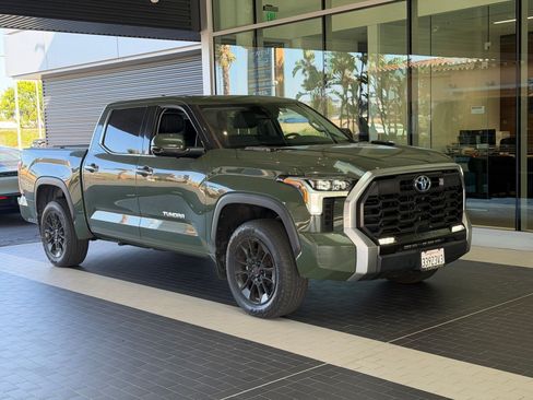 Used 2023 Toyota Tundra Limited w/ TRD Off-Road Package AWD/4WD image 4
