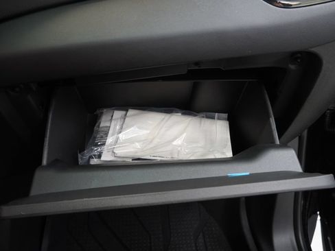Used 2023 Chevrolet Equinox RS w/ LPO, Floor Liner Package FWD image 40