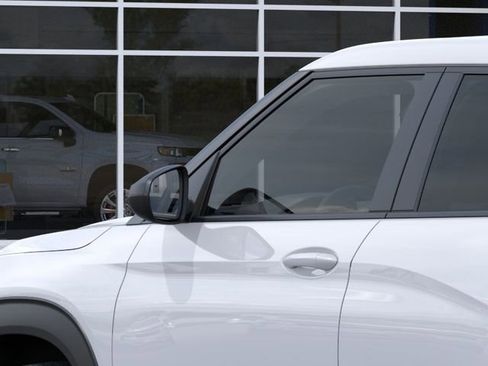 New 2026 Chevrolet TrailBlazer LS FWD image 12