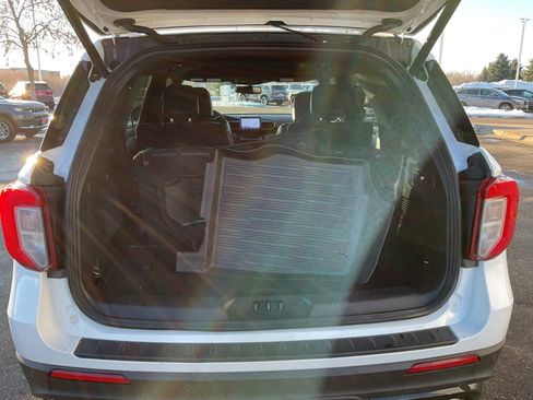 Used 2022 Ford Explorer ST w/ ST Street Pack image 11