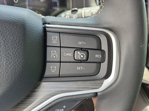 Used 2024 Jeep Wagoneer L Series II w/ Flexible Seating Group AWD/4WD image 29