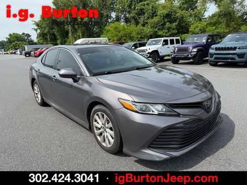 Used 2019 Toyota Camry LE FWD image 8