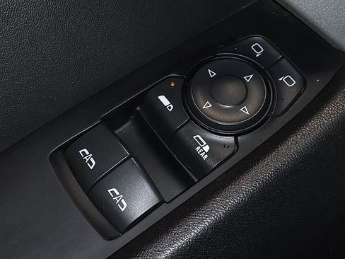 Used 2020 Chevrolet Camaro LT RWD image 27