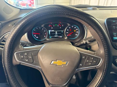 Used 2018 Chevrolet Malibu LT FWD image 24