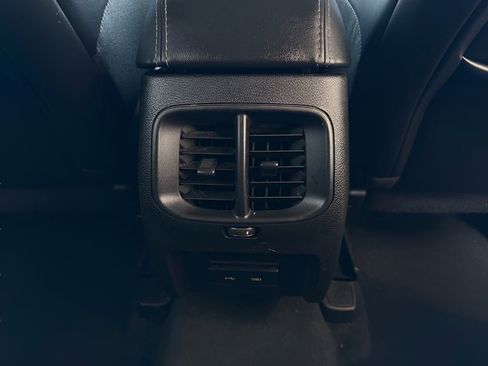 Used 2020 Jeep Cherokee Latitude Plus AWD/4WD image 19