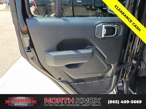 New 2025 Jeep Gladiator Sport image 16