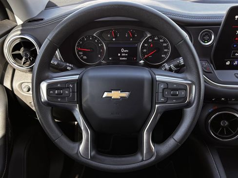 Used 2025 Chevrolet Blazer LT image 12