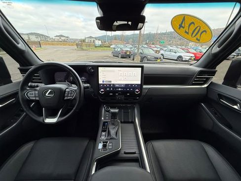 Used 2024 Lexus GX 550 image 13