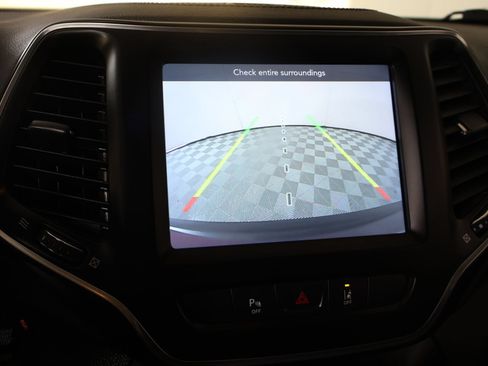 Used 2021 Jeep Cherokee Latitude Lux 80th Anniv w/ Quick Order Package 2YU 80th FWD image 6