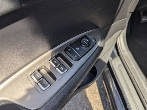 Used 2020 Kia Optima S FWD image 22