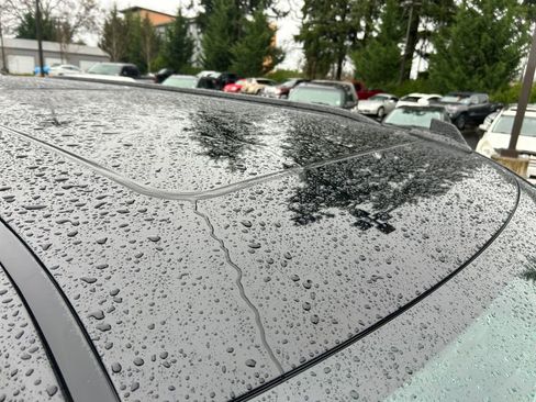 Used 2024 Chevrolet Suburban Z71 image 28