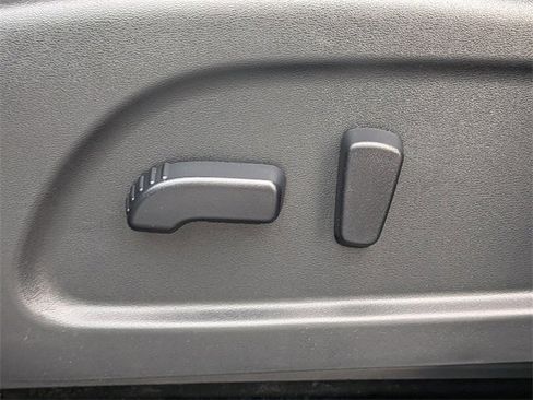 Used 2020 Nissan Pathfinder SV image 20