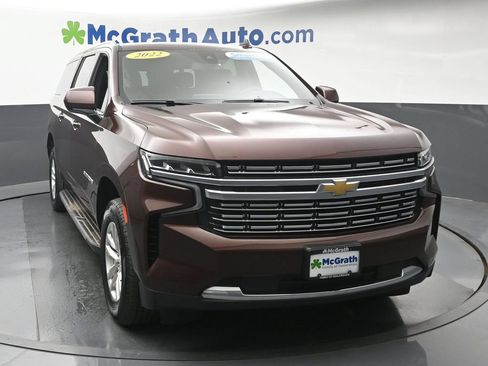 Used 2022 Chevrolet Suburban LT AWD/4WD image 5