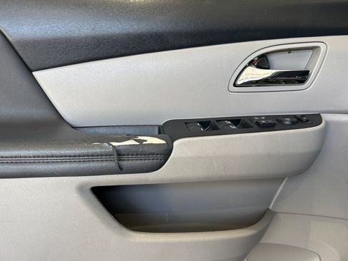 Used 2014 Honda Odyssey EX image 12
